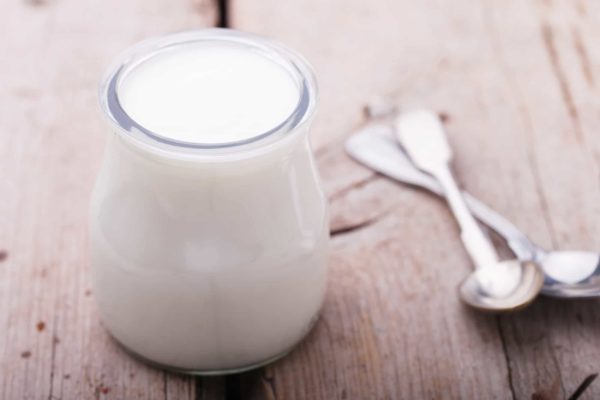 Phương pháp điều trị bằng sữa chua sẽ giúp giảm gàu